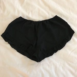 Brandy Melville ruffle bottom shorts